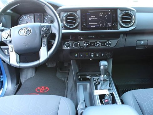 Certified 2018 Toyota Tacoma TRD Sport image 9