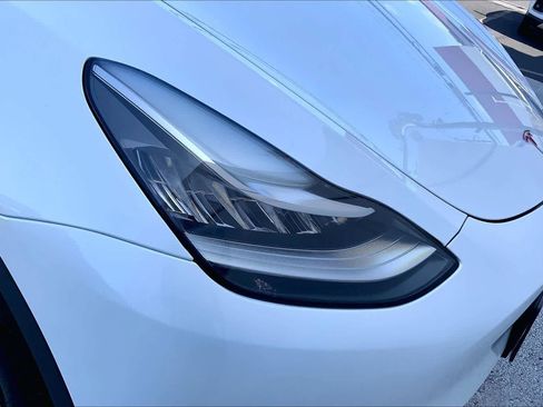 Used 2023 Tesla Model Y Long Range AWD/4WD image 31