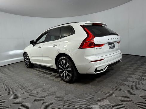 Used 2025 Volvo XC60 B5 Core image 8