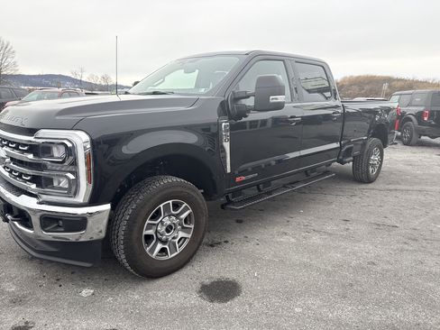 Used 2024 Ford F350 Lariat w/ Camper Package image 7