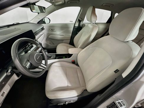 Used 2025 Hyundai Kona SEL FWD image 13