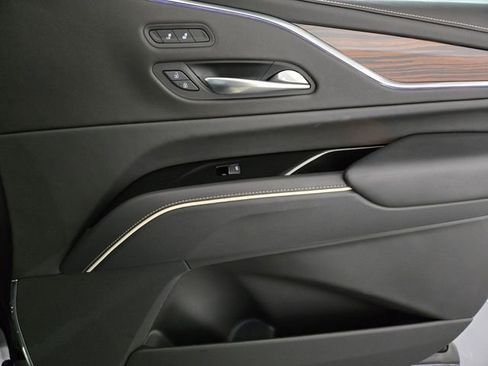 Used 2023 Cadillac Escalade Luxury image 24