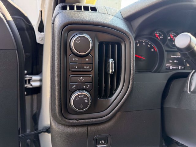 Certified 2022 Chevrolet Silverado 1500 Custom AWD/4WD image 34