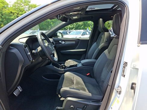 Used 2022 Volvo XC40 P8 Recharge Ultimate AWD/4WD image 13