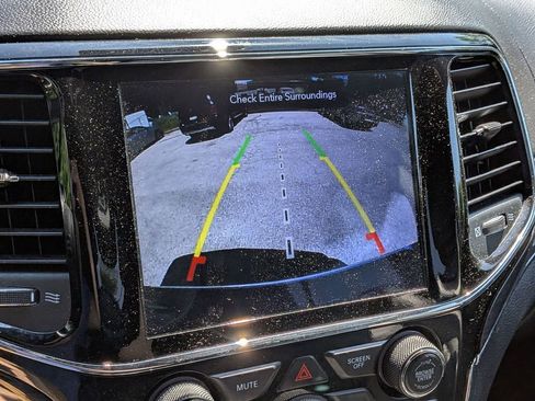 Used 2019 Jeep Grand Cherokee Overland AWD/4WD image 21