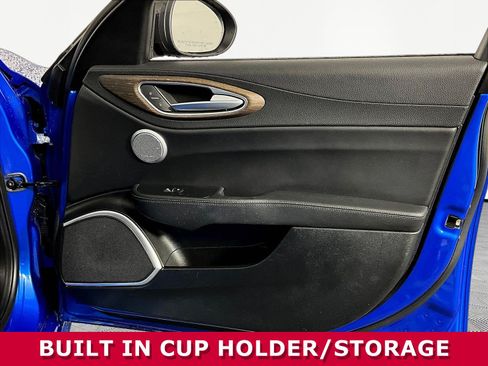 Used 2019 Alfa Romeo Giulia Ti w/ Nero Edizione RWD image 28