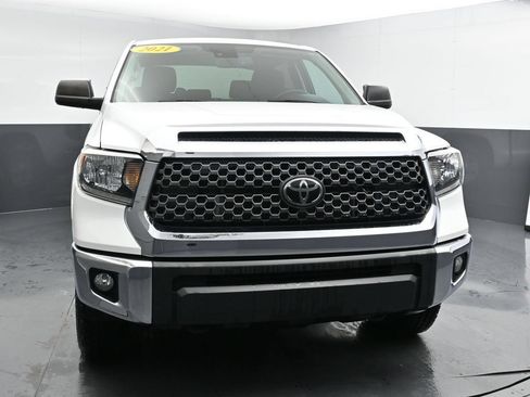 Used 2021 Toyota Tundra SR5 w/ SR5 Upgrade Package AWD/4WD image 3
