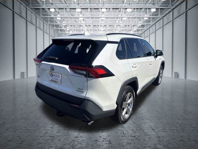 Used 2021 Toyota RAV4 XLE Premium AWD/4WD image 5