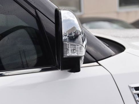 Used 2024 INFINITI QX80 Sensory w/ All-Season Package image 32