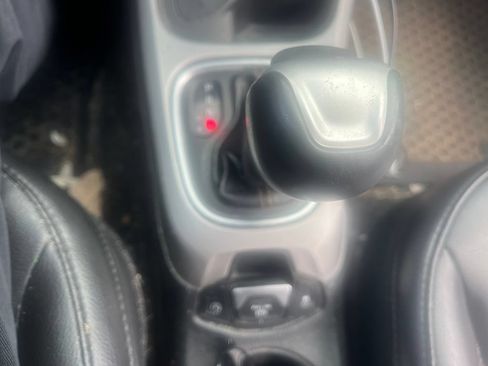 Used 2018 Jeep Compass Latitude w/ Cold Weather Group AWD/4WD image 26