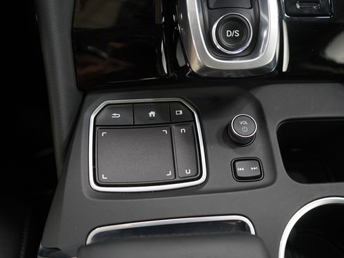 Used 2023 Acura MDX SH-AWD image 25