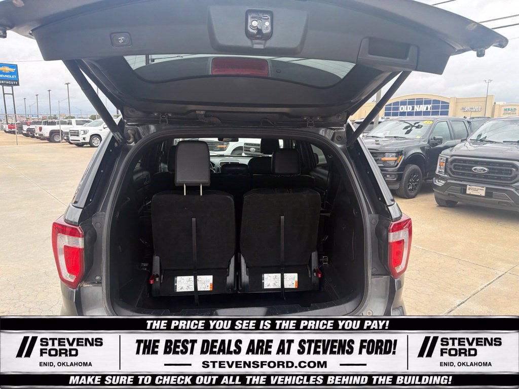 Used 2019 Ford Explorer XLT w/ Equipment Group 202A FWD image 14