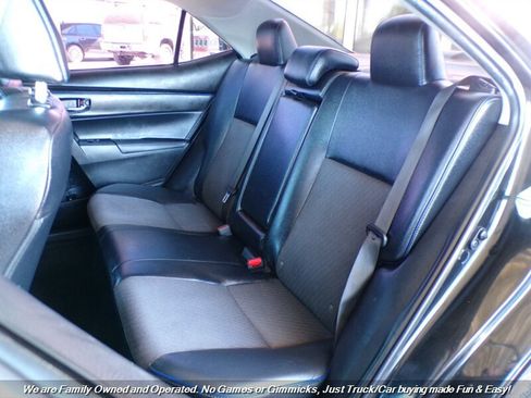 Used 2017 Toyota Corolla SE FWD image 19