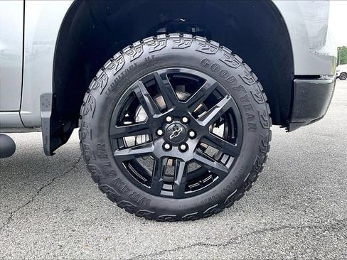 Used 2024 Chevrolet Silverado 1500 LT Trail Boss w/ Convenience Package II AWD/4WD image 7