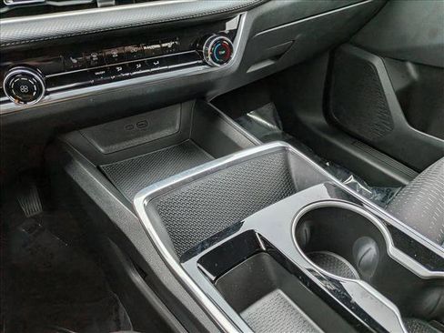 Used 2025 Chevrolet Equinox LT image 12