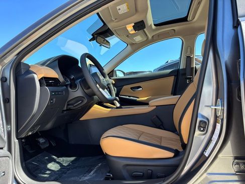 New 2025 Nissan Sentra SV w/ SV Premium Package image 7