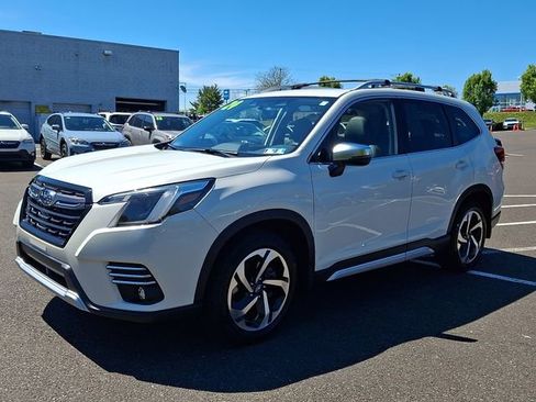 Used 2024 Subaru Forester Touring w/ POP Package 3 AWD/4WD image 3