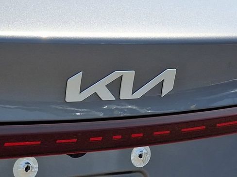 Used 2023 Kia Forte LXS w/ LXS Technology Package FWD image 30
