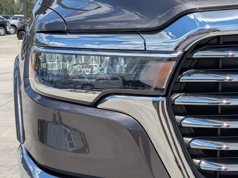 Used 2026 RAM 1500 Laramie AWD/4WD image 11