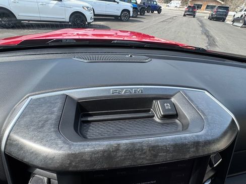 Used 2021 RAM 1500 Big Horn image 34