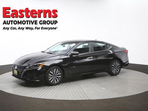 Used 2025 Nissan Altima 2.5 SV image 56