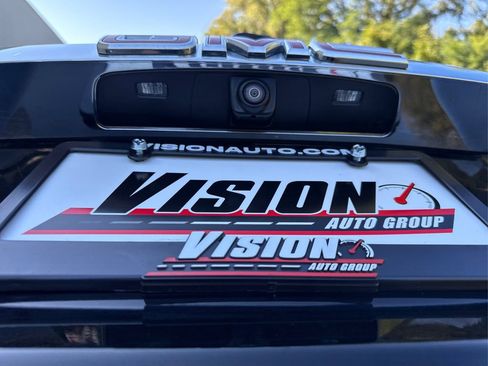 Used 2023 GMC Acadia SLE w/ Driver Convenience Package image 15