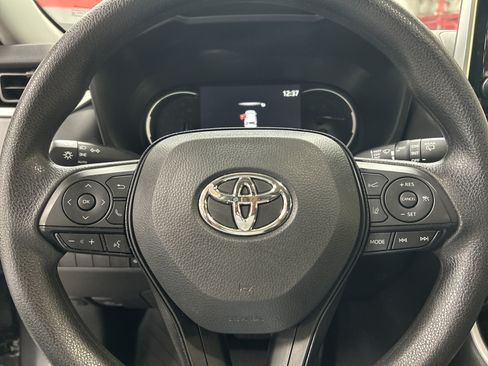 Used 2025 Toyota RAV4 XLE w/ Convenience Package FWD image 18