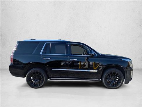 Used 2019 Cadillac Escalade Premium Luxury image 4