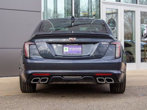 Used 2025 Cadillac CT5 V image 9