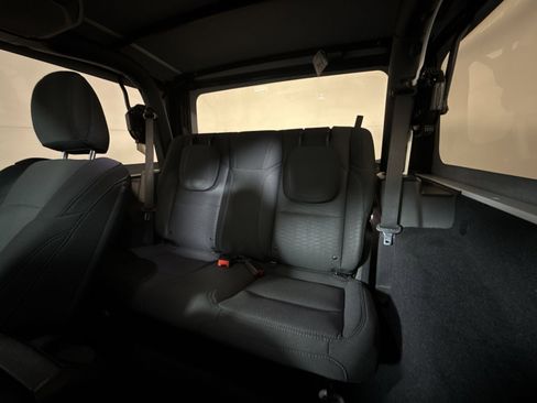 Used 2020 Jeep Wrangler Sport image 23