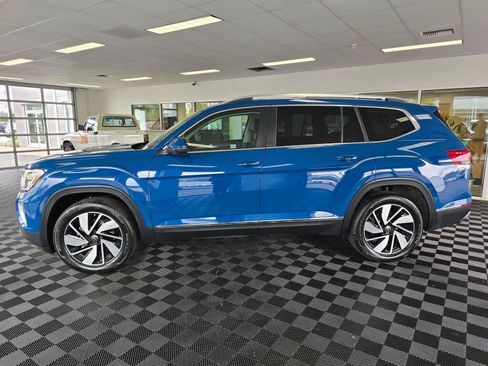Used 2025 Volkswagen Atlas SEL AWD/4WD image 6