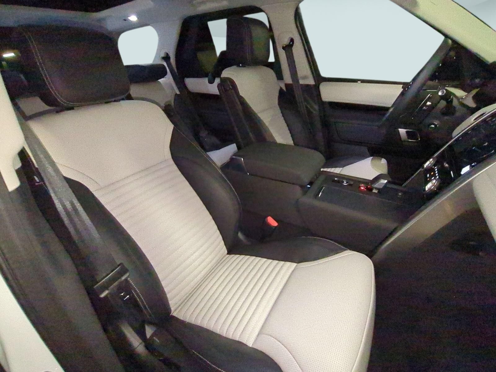 New 2026 Land Rover Discovery S AWD/4WD image 30