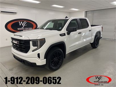 New 2025 GMC Sierra 1500 Pro w/ Graphite Edition