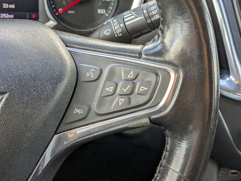 Used 2019 Chevrolet Equinox LT w/ Sun & Navigation Package image 20