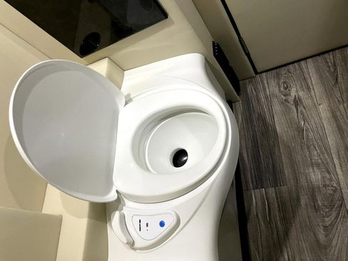 Used 2022 Mercedes-Benz Sprinter 3500 image 14