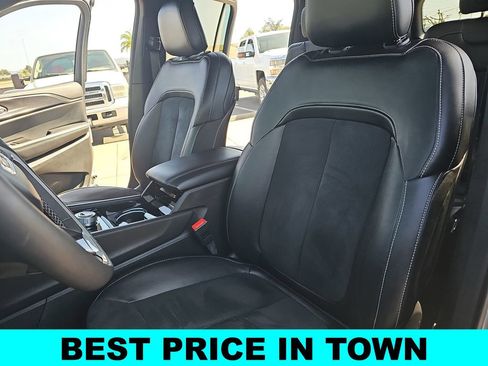 Used 2023 Jeep Grand Cherokee L Laredo AWD/4WD image 16