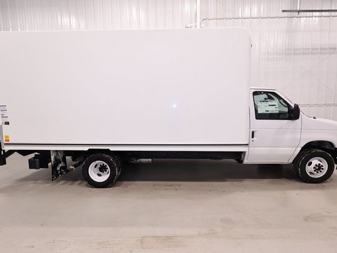 New 2026 Ford E-450 and Econoline 450 Super Duty w/ Power Equipment Group image 2