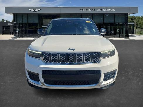 Used 2023 Jeep Grand Cherokee L Summit w/ Luxury Tech Group V image 2