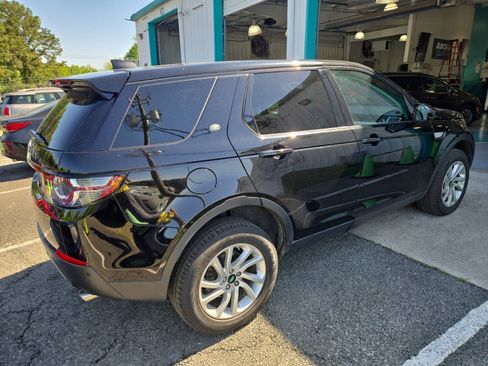 Used 2019 Land Rover Discovery Sport HSE AWD/4WD image 7