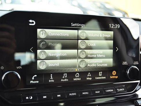 New 2025 Nissan Pathfinder Platinum image 17