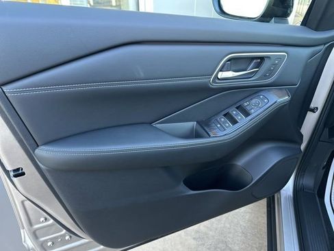 New 2026 Nissan Rogue Platinum w/ Platinum Premium Package image 16