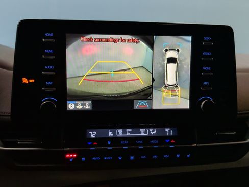 Used 2023 Toyota Sienna Platinum image 25