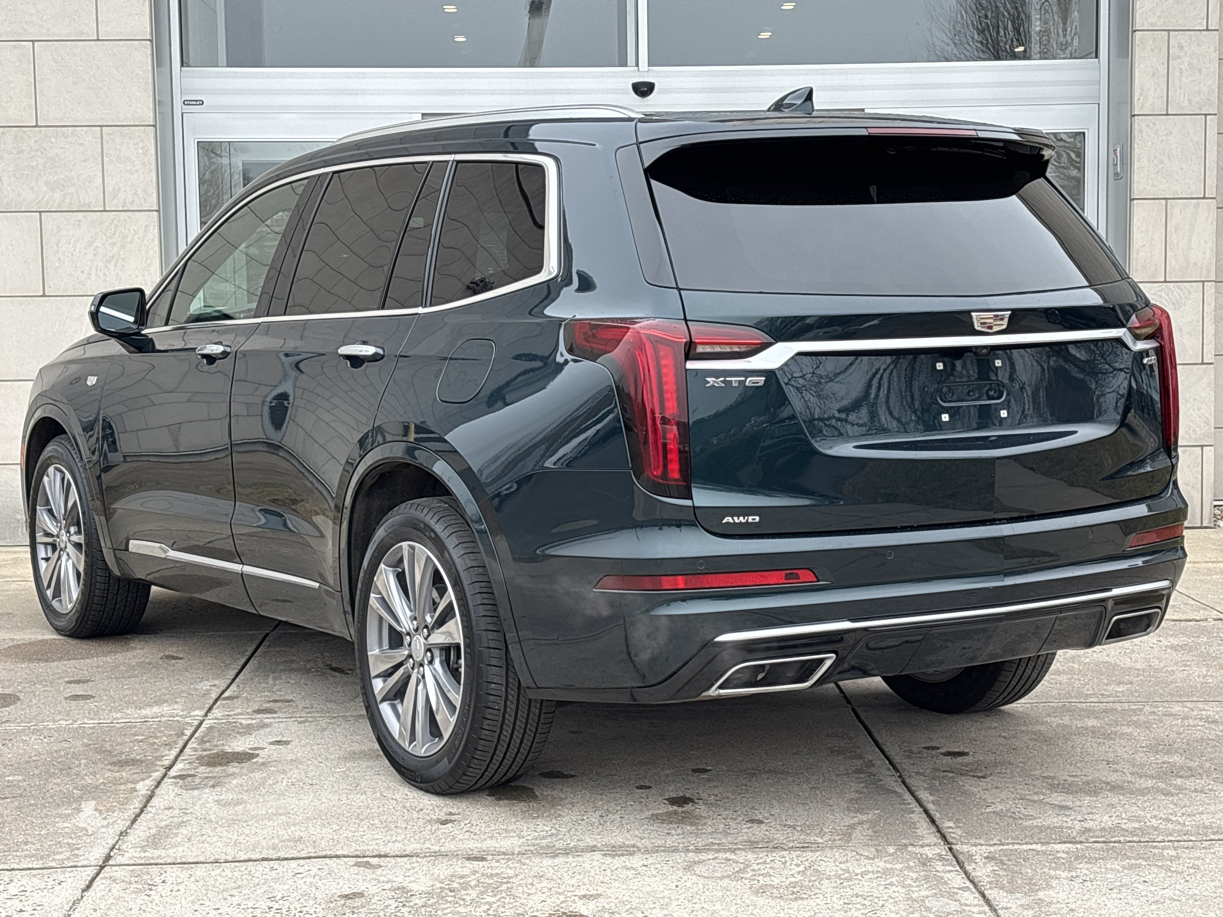 Used 2025 Cadillac XT6 Premium Luxury AWD/4WD image 9