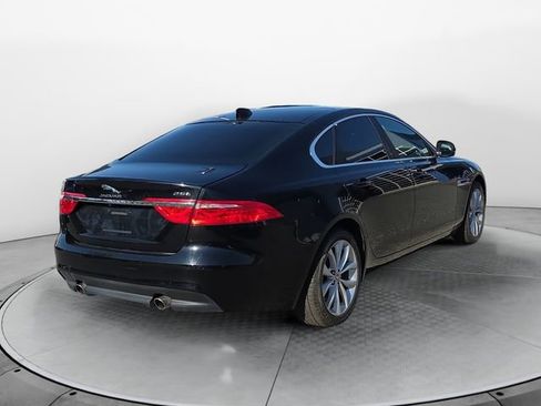 Used 2020 Jaguar XF Premium image 5
