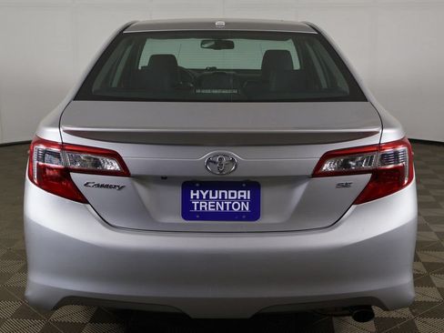 Used 2013 Toyota Camry SE w/ Leather Pkg FWD image 11
