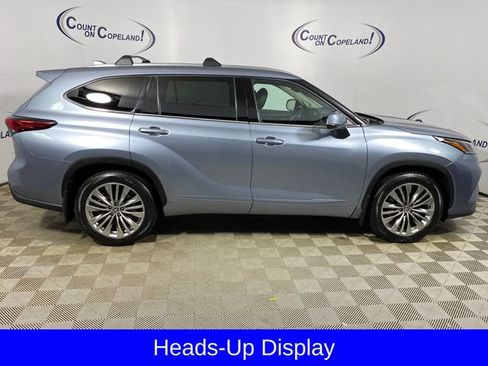 Used 2023 Toyota Highlander Platinum AWD/4WD image 8