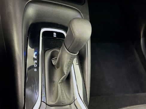 Used 2025 Toyota Corolla LE image 25