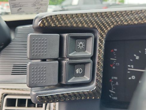 Used 1988 Ford Mustang LX RWD image 16