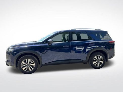 Used 2022 Nissan Pathfinder SL w/ Lighting Package (N92) AWD/4WD image 2