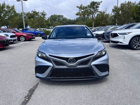 Used 2022 Toyota Camry SE image 2